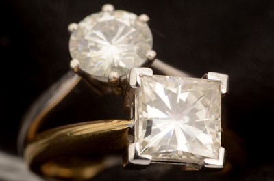 Lot 33 - Two moissanite rings