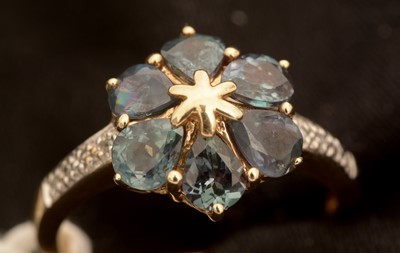 Lot 48 - Alexandrite and diamond ring