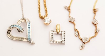 Lot 110 - Necklaces and pendants