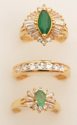 Lot 120 - Three 18ct gold rings