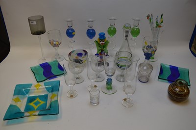 Lot 306 - Mixed glassware