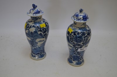 Lot 381 - Chinese blue & white vases