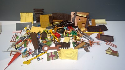 Lot 1134 - Box miscellaneous plastic toys, buildings and/figures etc by Timpo Toys, Britains etc.