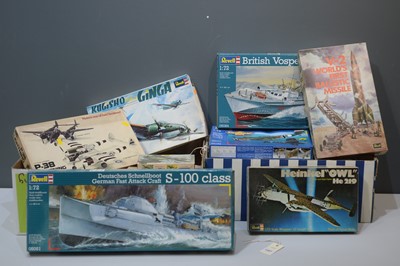 Lot 1267 - Revell model kits etc.