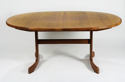 Lot 116 - G Plan - Extending dining table