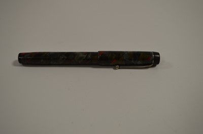 Lot 643 - A Conway Stewart 475 fountain pen
