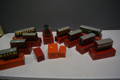 Lot 1285 - A Hornby O Gauge tinplate model railway item