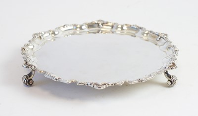 Lot 117 - A silver salver by Mappin & Webb