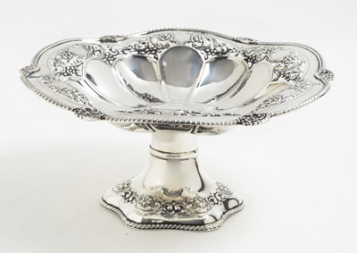 Lot 123 - Edwardian silver tazza