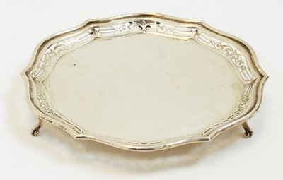 Lot 129 - George V silver waiter