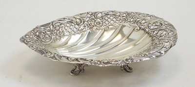 Lot 131 - Atkin Brothers shell shaped silver dish