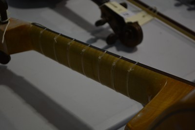 Lot 717 - Viol