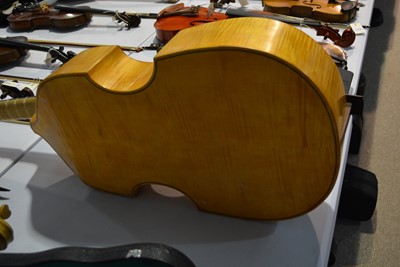 Lot 717 - Viol