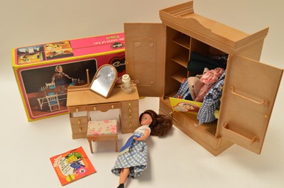 Lot 278 - Sindy table and chairs and a Daisy doll with wardrobe and other furniture