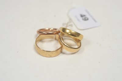Lot 49 - Four gold rings.