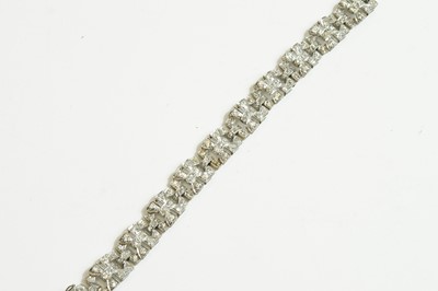 Lot 19 - An Art Deco diamond bracelet
