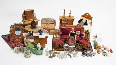 Lot 903 - A collection of doll's house dolls, furniture and other items.