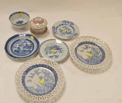 Lot 270 - Chinese ceramics