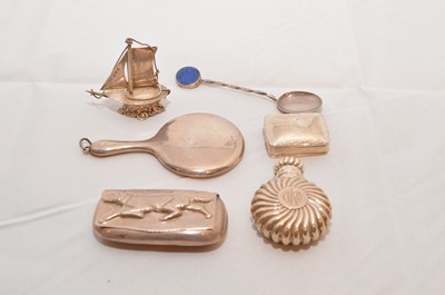 Lot 62 - Small items of silver