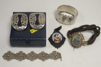 Lot 58 - 19th Century and later jewellery.