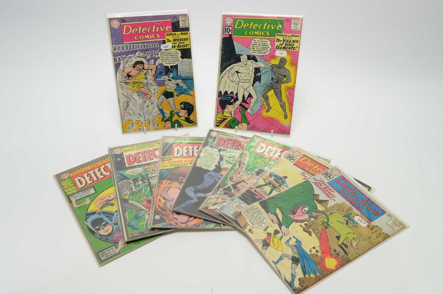 Lot 85 - Detective Comics.