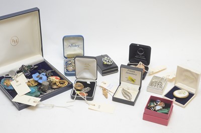 Lot 66a - Jewellery and costume jewellery.