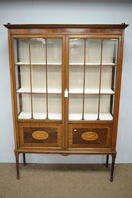 Lot 91 - An Edwardian display cabinet