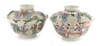 Lot 447 - Pair of Chinese bowls and covers