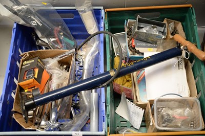 Lot 731 - Miscellaneous bicycle components.