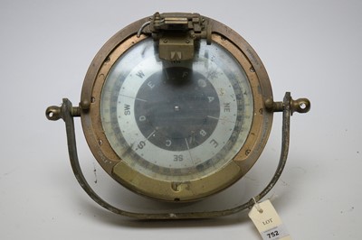 Lot 752 - A ship's compass.