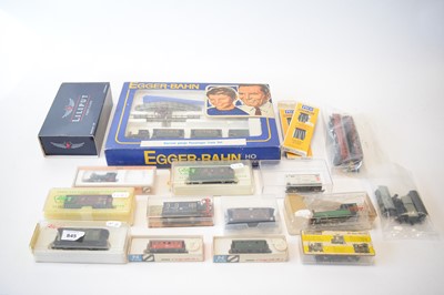 Lot 845 - N-gauge model railway equipment.