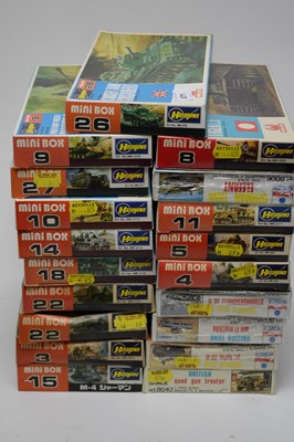 Lot 871 - 1:72 scale plastic construction kits.