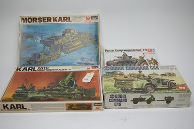 Lot 872 - Military plastic construction kits.