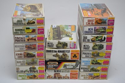 Lot 873 - 1:76 scale plastic construction kits.