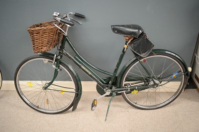 Lot 741 - A Raleigh Wayfairer lady's bicycle.