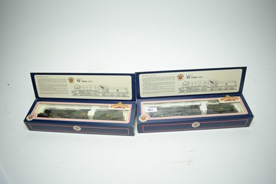 Lot 921 - Bachmann 00-gauge Gresley V2 model railway locomotives