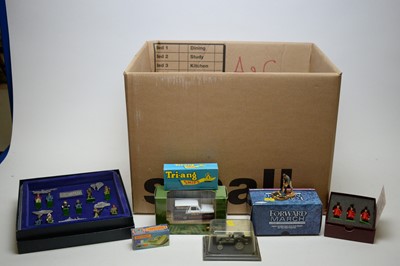 Lot 923 - Model Figures and other models.