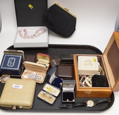 Lot 253 - A selection of costume jewellery including earrings