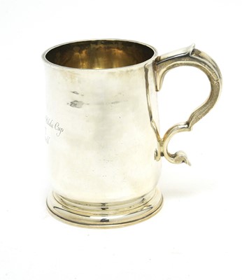 Lot 190 - A George V silver tankard
