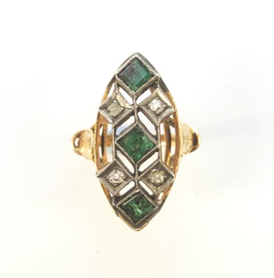 Lot 74 - Emerald and diamond ring