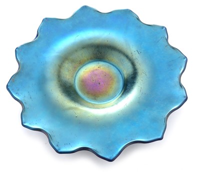 Lot 613 - Loetz flower shaped dish