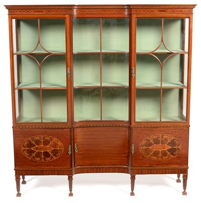 Lot 877 - Edwardian style display cabinet