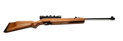 Lot 1002 - SMK19 air rifle with scope