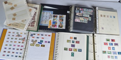 Lot 48 - World accumulation.