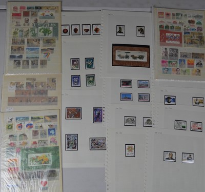 Lot 122 - Chinese People's Republic 1990-1992.