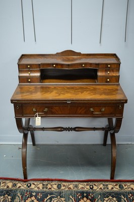 Lot 122 - 20th C mahogany lady's writing desk.