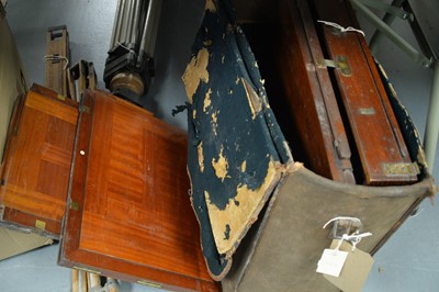 Lot 447 - Caper Bellows field camera (no lens); etc.
