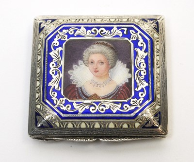 Lot 206 - Continental enamelled silver compact