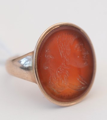 Lot 103 - Intaglio signet ring