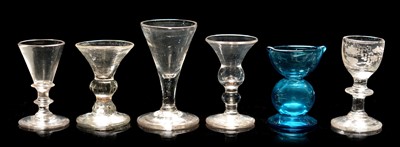 Lot 581 - 6 small glasses
